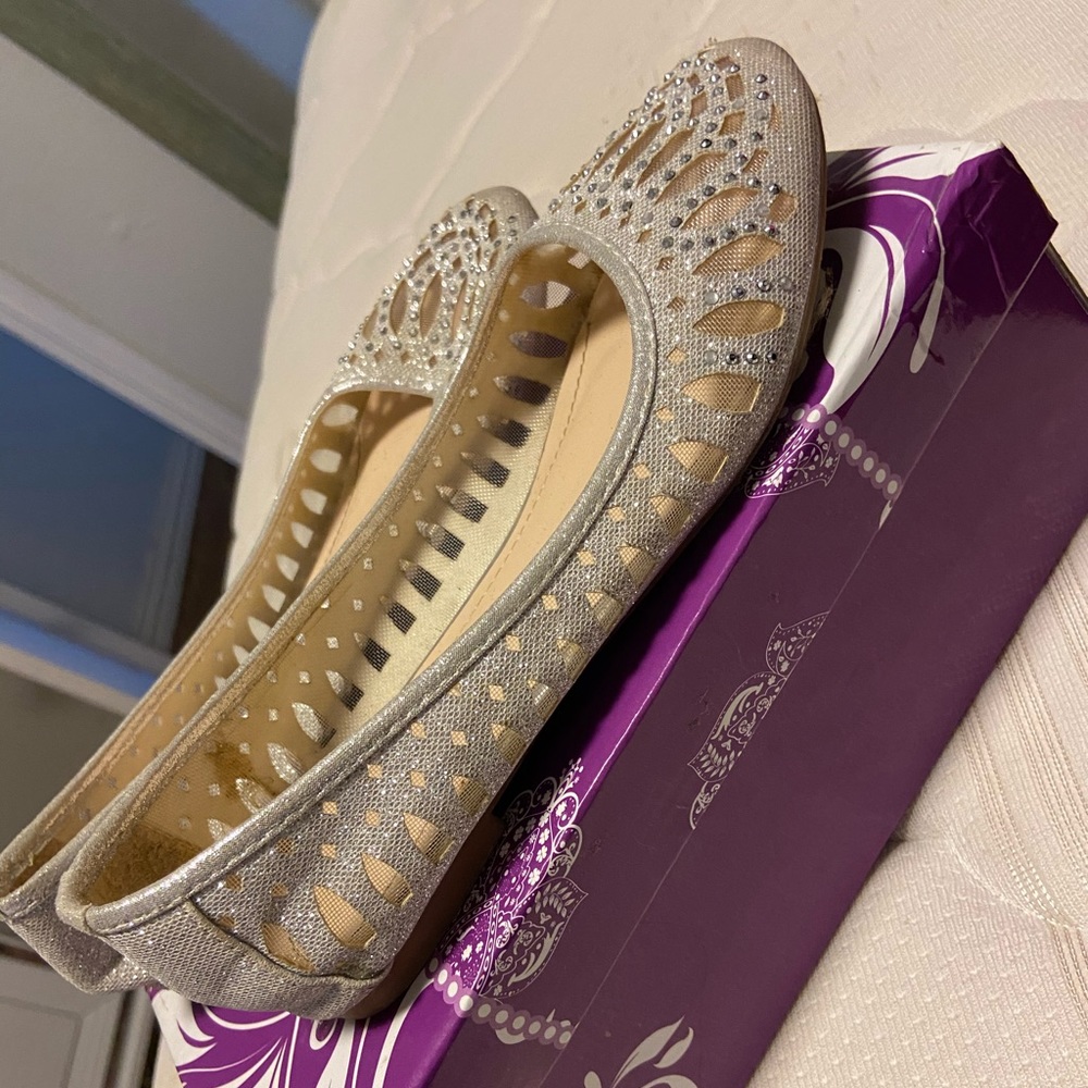 Girl’s silver dress up flats